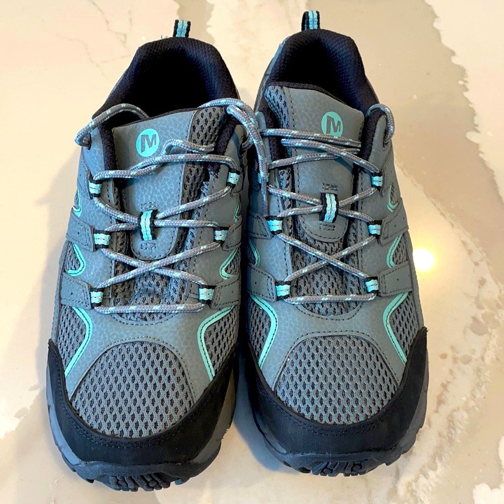 Boys shoes